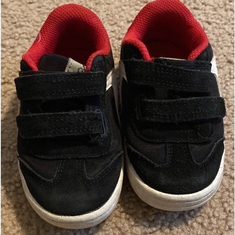 Boys sneaker toddler size 7
